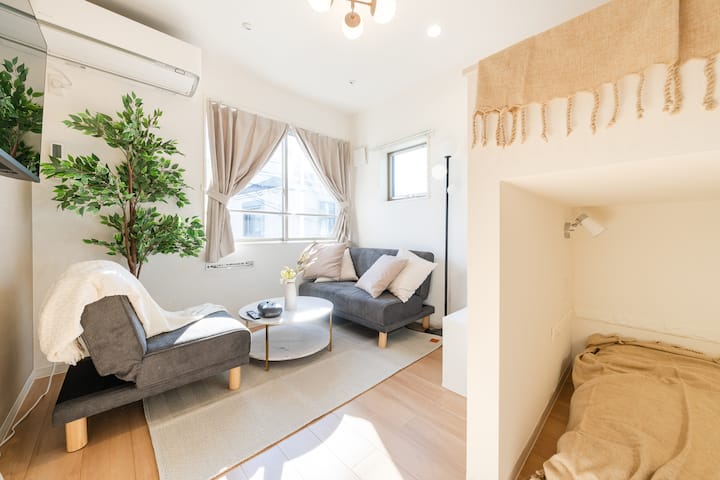 モダンな部屋で癒される【Cozy】｜浅草・東京スカイツリー近く｜5人の画像