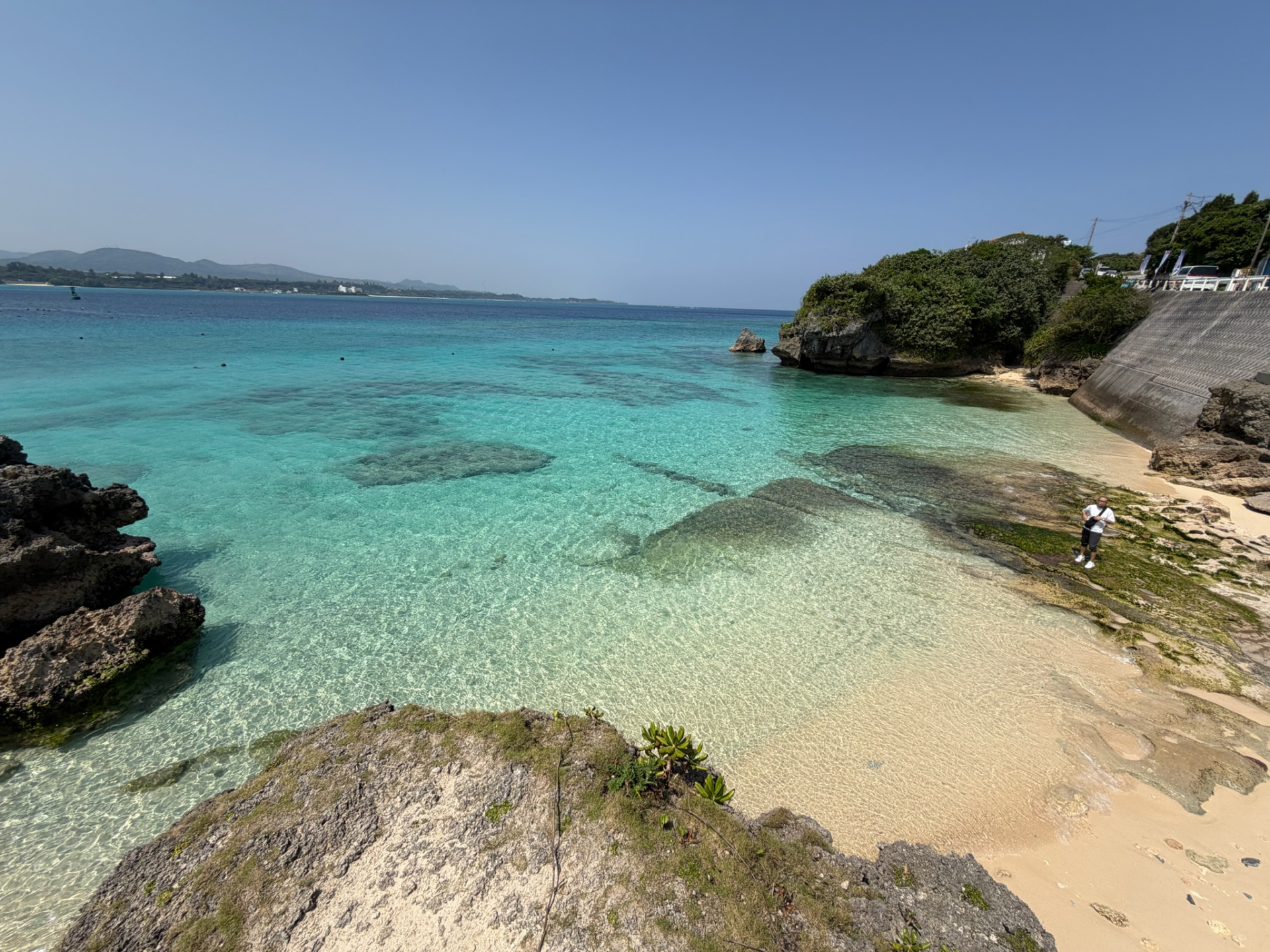 古宇利島の海と民泊運営代行のイメージ